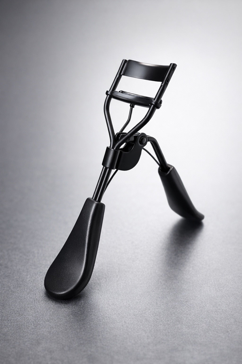 Ultra-Smooth Instant Lash Curler